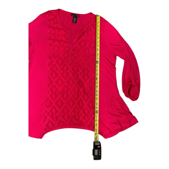 Fuchsia Tunic with Subtle Pattern - Picture 7 of 9